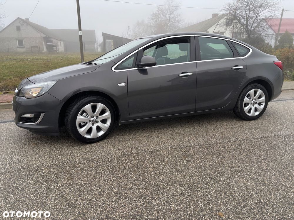 Opel Astra 1.4 Turbo - 1