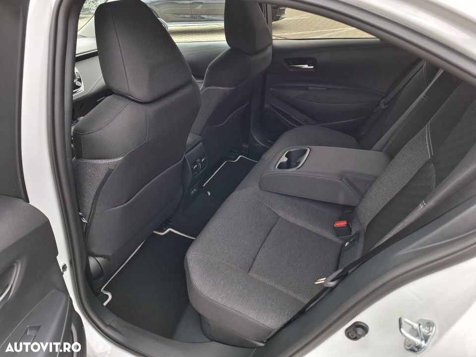 Toyota Corolla - 10