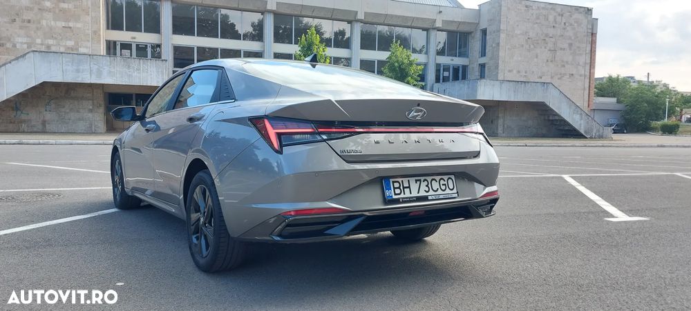 Hyundai Elantra 1.6 l 123 CP CVT Highway - 3
