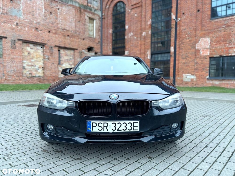 BMW Seria 3 328i xDrive Luxury Line - 1