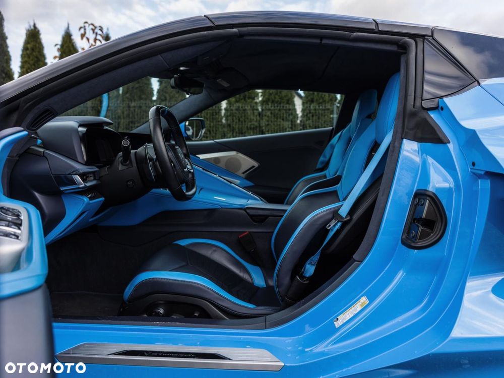 Chevrolet Corvette - 14