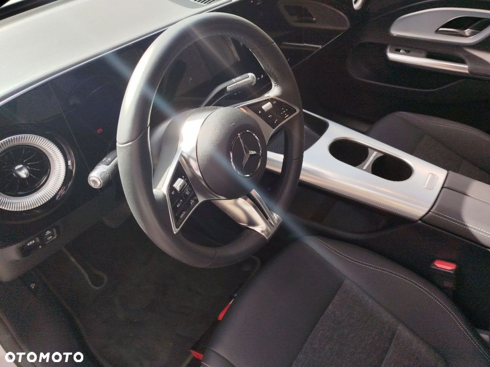 Mercedes-Benz CLA - 11