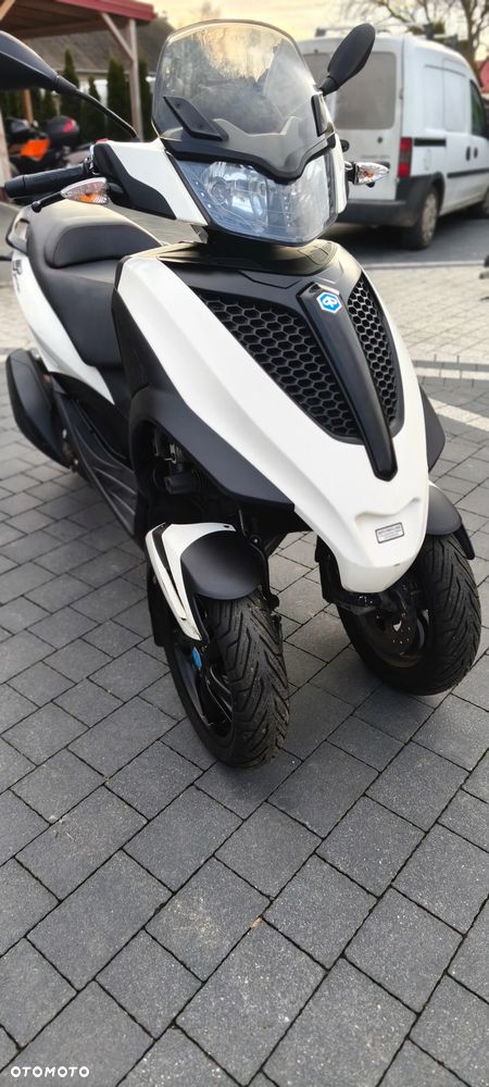 Piaggio MP-3 - 10