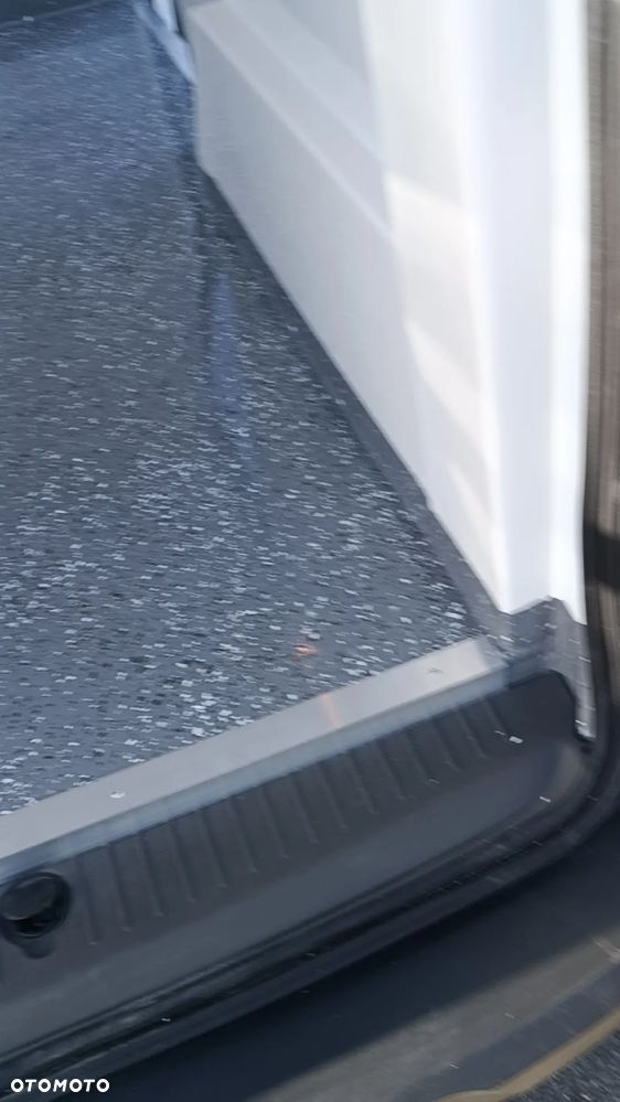 Ford Transit Connect - 17