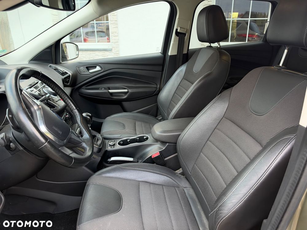 Ford Kuga 2.0 TDCi 2x4 Titanium - 8