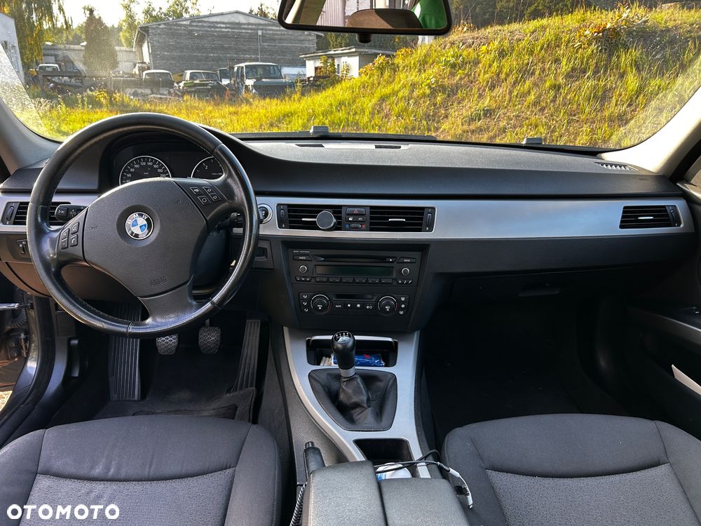 BMW Seria 3 320d DPF Touring - 7
