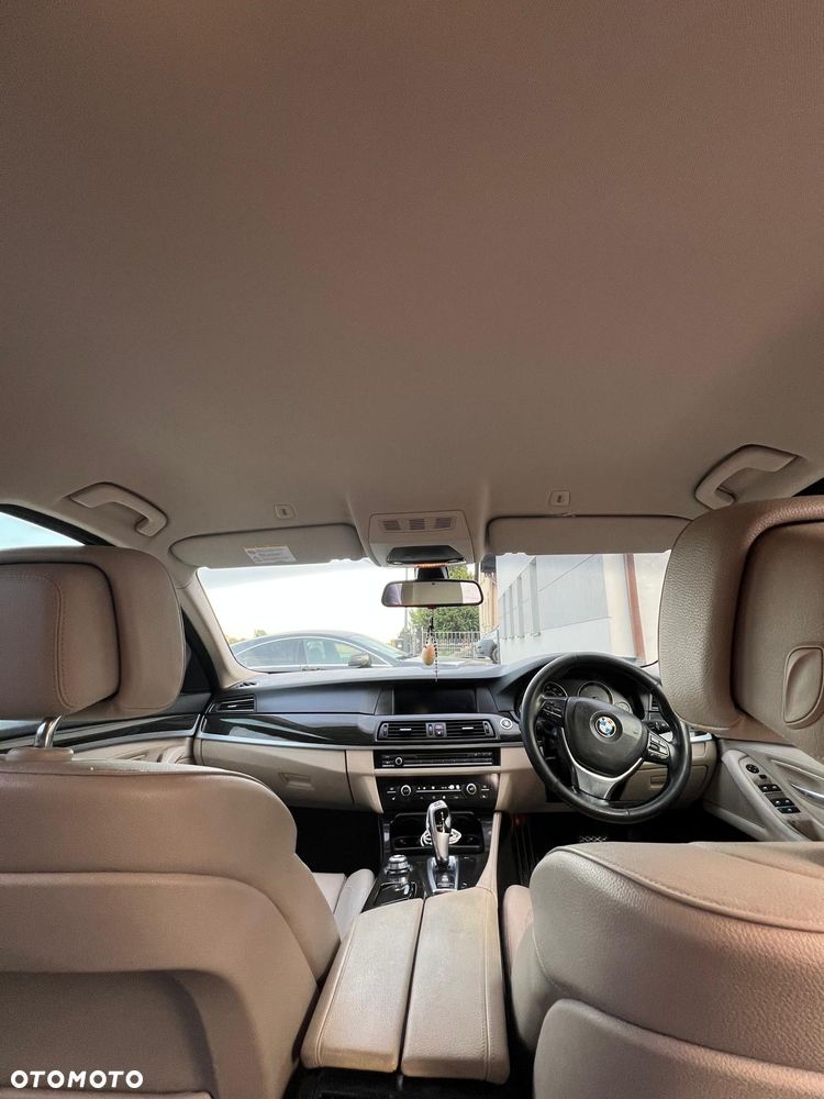 BMW Seria 5 525d - 16