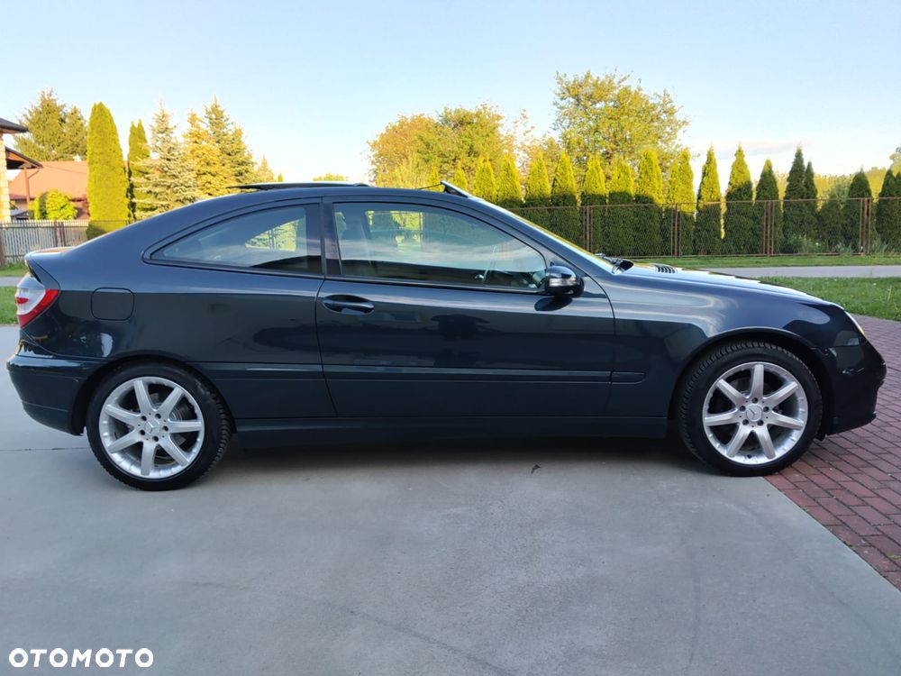 Mercedes-Benz Klasa C 180 Kompressor Automatik Sport Edition - 9