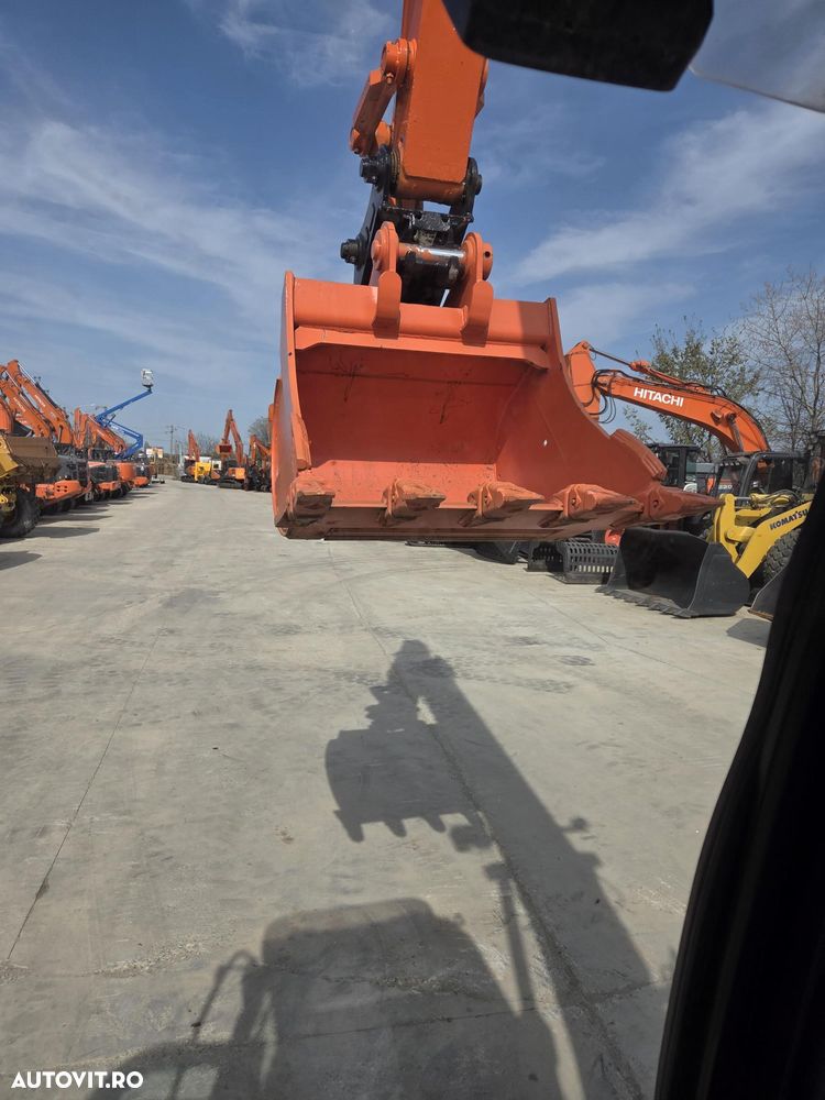 Hitachi ZX135US-6, 15t, 2018, 3.958h, PADURI CAUCIUC NOI, CUPLA RAPIDA HIDRAULICA, CUPA LATA NOUA, cupa ingusta, camera spate, camere laterale, Adanc sapare 6m, latime 2,49m, ridica 7t, consum mediu 7l/h, posibil leasing 3 ani-PROMOTIE 79.900 EUR+Tva - 23