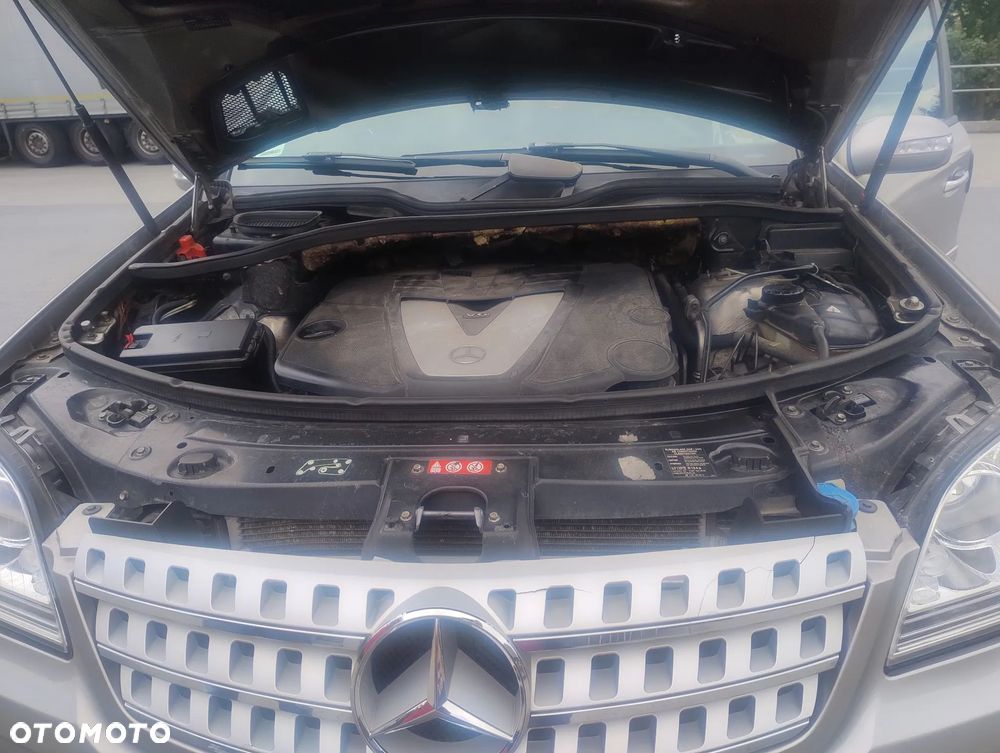 Mercedes-Benz ML - 10