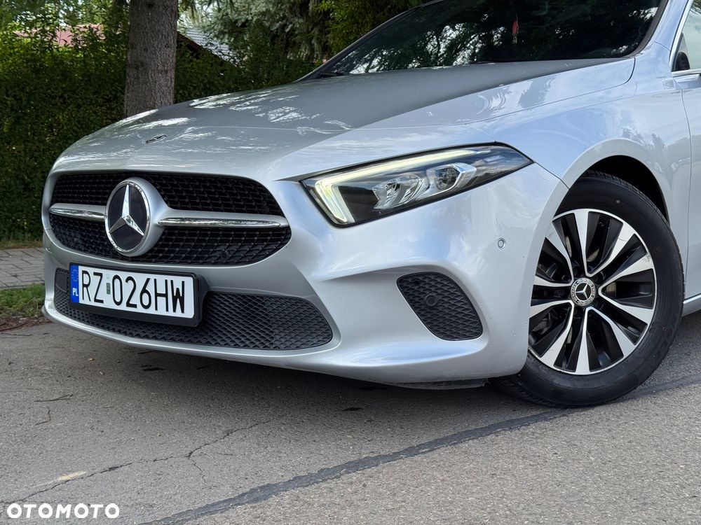 Mercedes-Benz Klasa A 180 Edycja specjalna 7G-DCT - 28