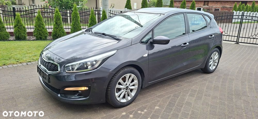 Kia Ceed 1.4 CVVT Dream Team Edition - 16