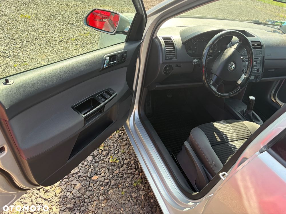 Volkswagen Polo 1.4 16V Comfortline - 14
