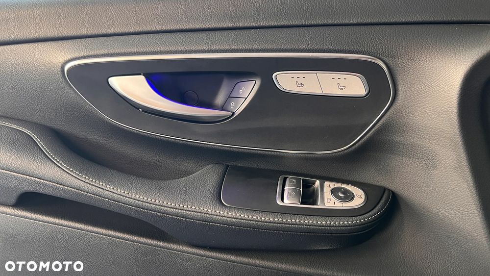 Mercedes-Benz Klasa V - 20