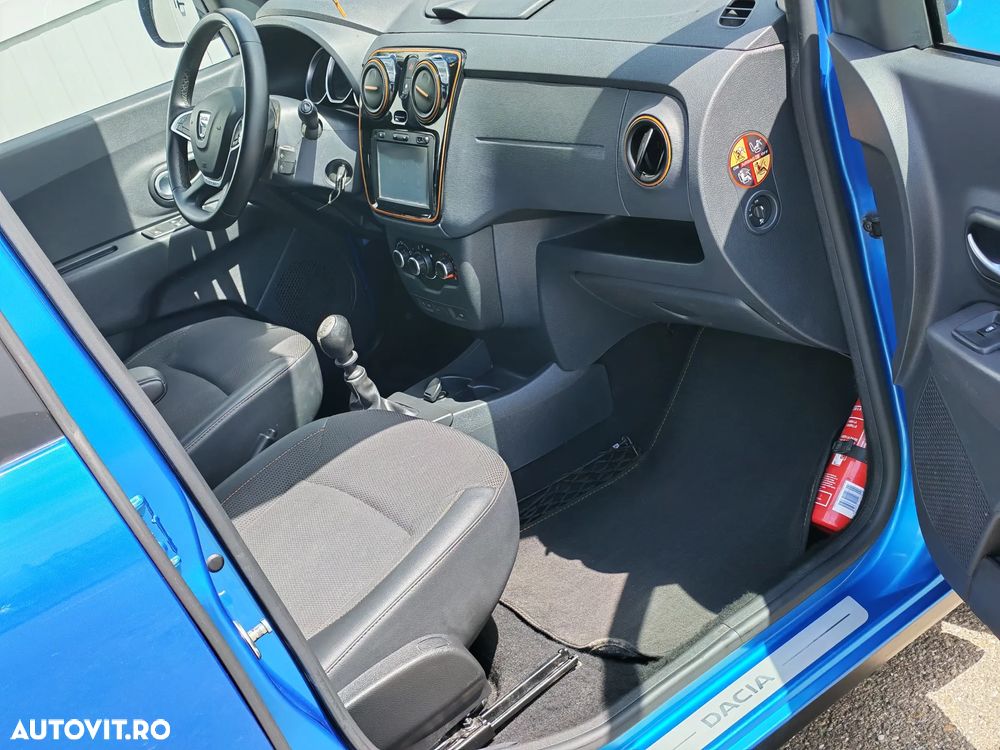 Dacia Lodgy dCi 110 Stepway Celebration - 8