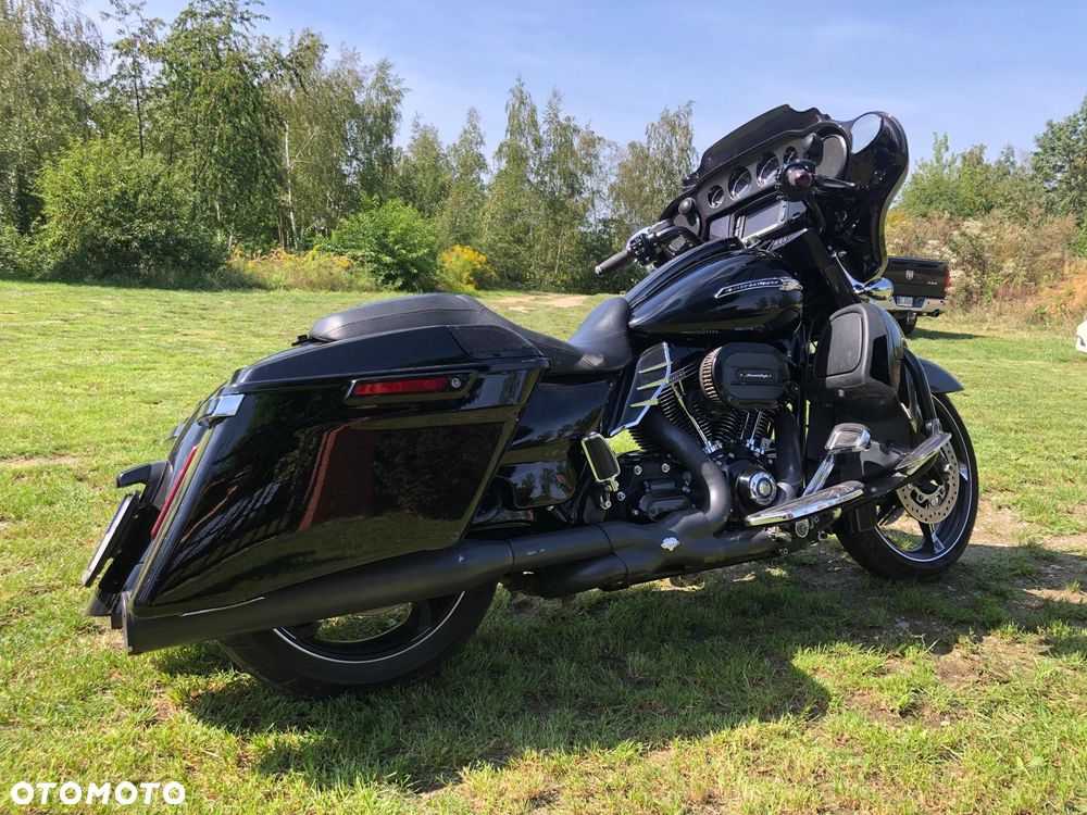 Harley-Davidson CVO Street Glide - 6