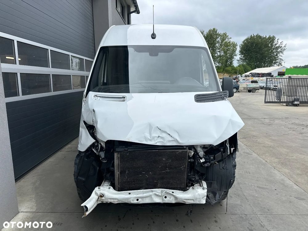 Mercedes-Benz SPRINTER - 7