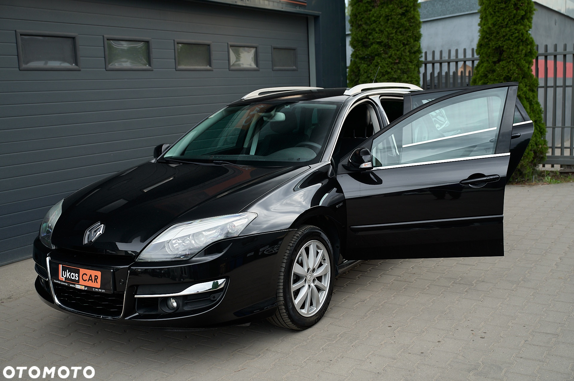 Renault Laguna Grandtour ENERGY dCi 130 FAP Start-Stop Bose Edition - 19
