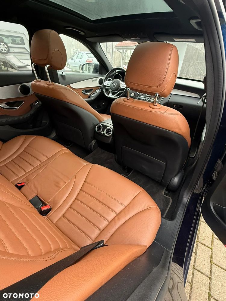 Mercedes-Benz Klasa C 300 de PHEV AMG - 28