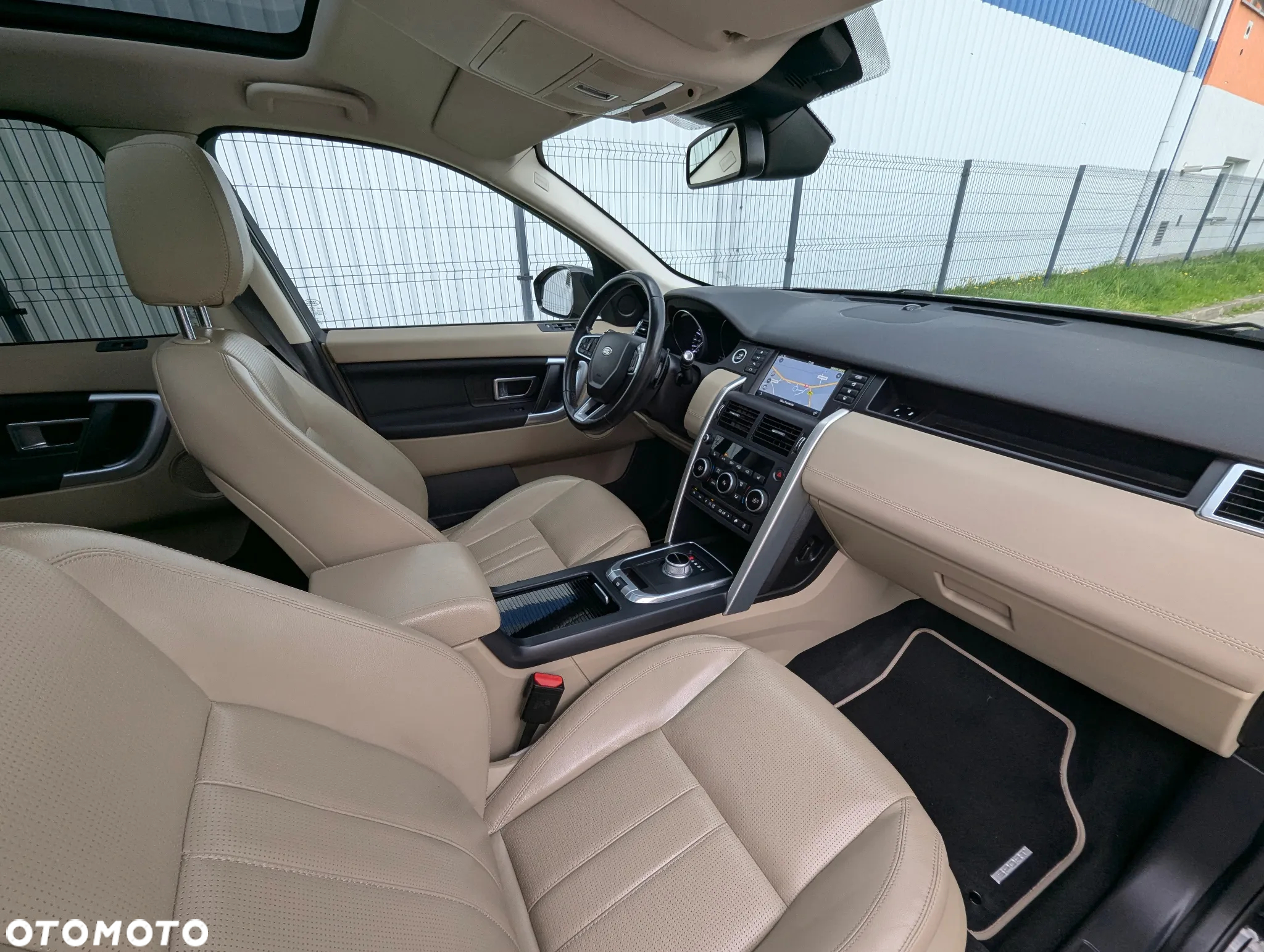 Land Rover Discovery Sport - 11