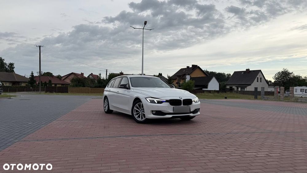 BMW Seria 3 325d - 23