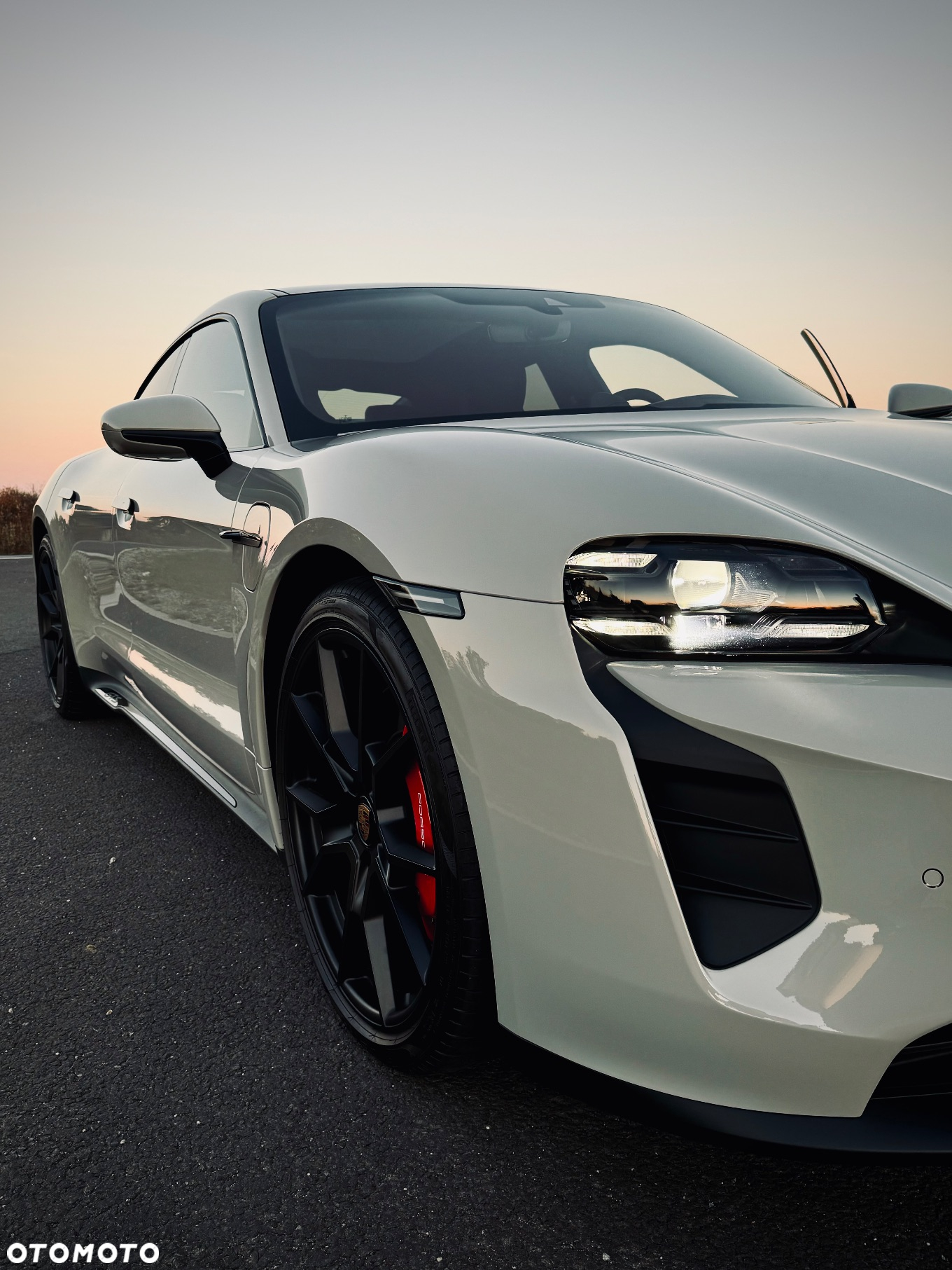 Porsche Taycan GTS - 19