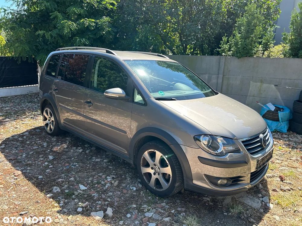 Volkswagen Touran 2.0 TDI DPF Cross - 3