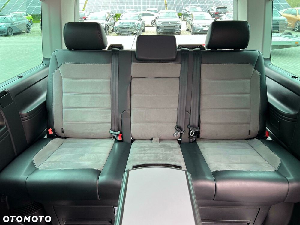 Volkswagen Multivan - 17