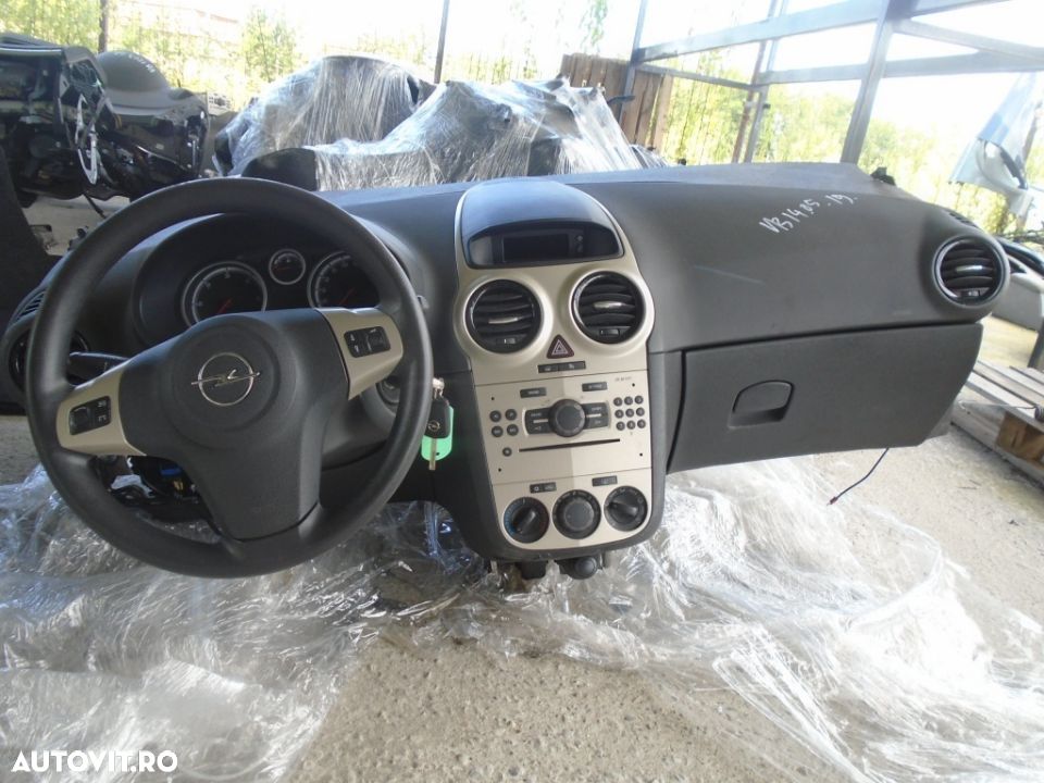 Plansa de bord cu airbag pasager + airbag volan Opel Corsa D din 2007 - 2