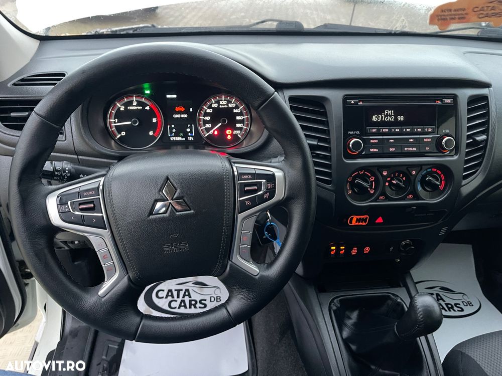 Mitsubishi L200 Double Cab 2.2 DI-D M/T Intense - 37