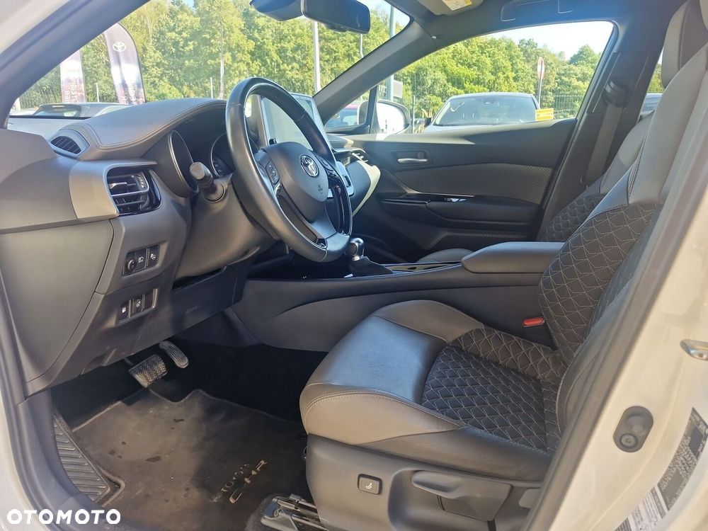 Toyota C-HR 2.0 Hybrid Executive - 12