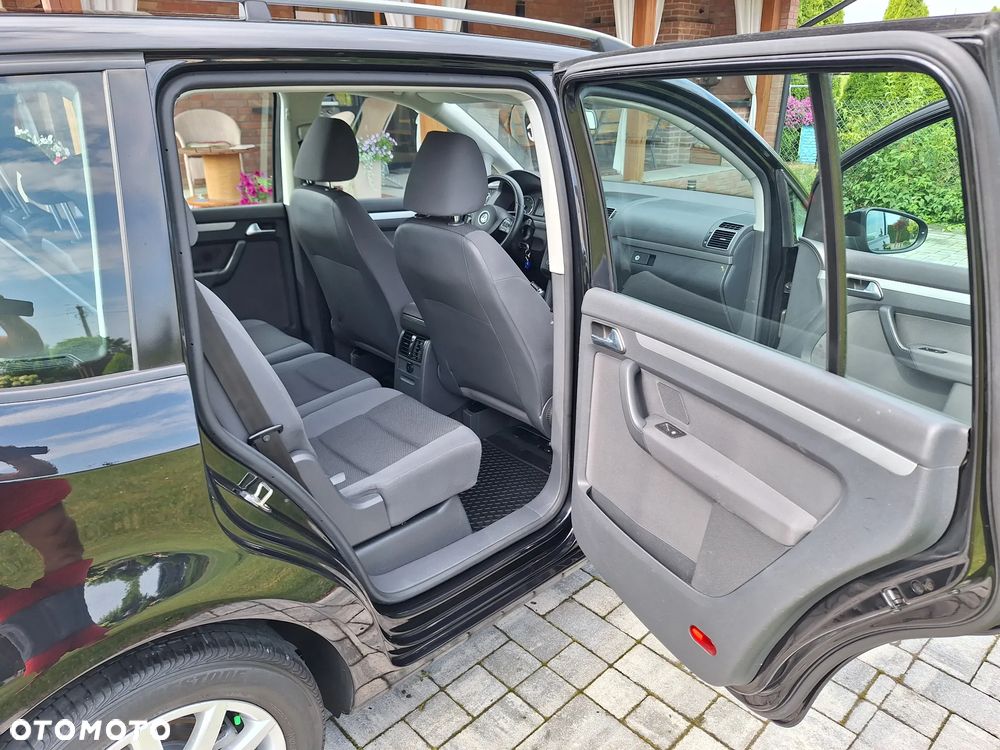 Volkswagen Touran 1.4 TSI STYLE - 11