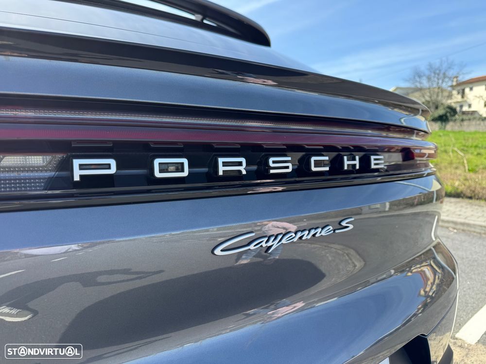 Porsche Cayenne Coupé S E-Hybrid Tiptronic S Black Edition - 4