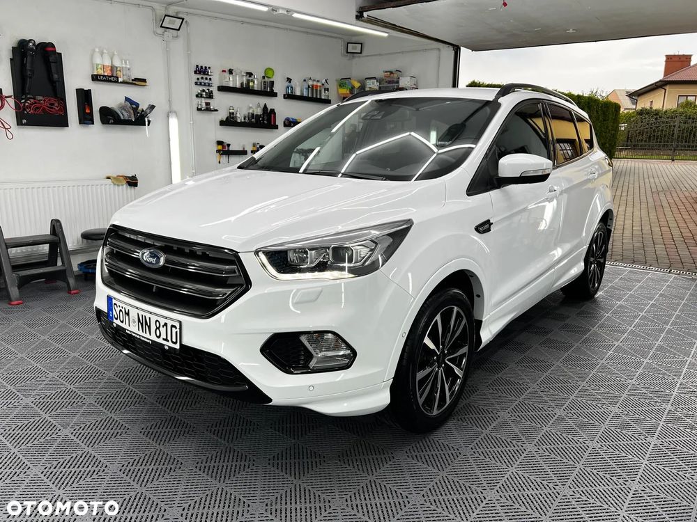 Ford Kuga - 1