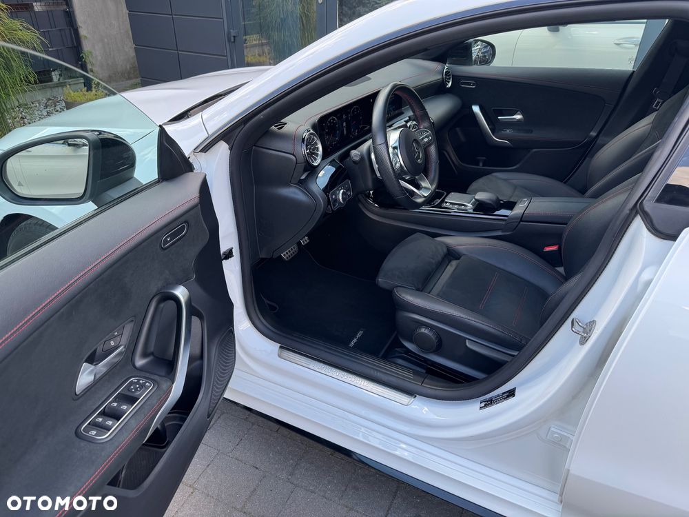 Mercedes-Benz CLA 200 d 4Matic 8G-DCT AMG Line - 12