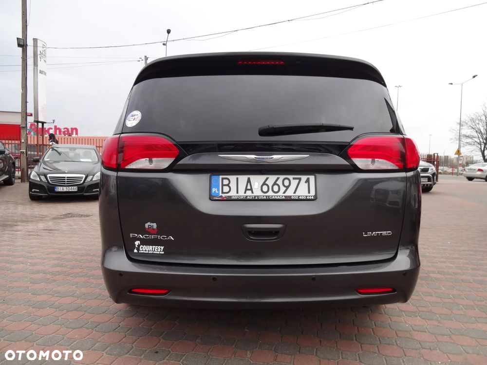 Chrysler Pacifica - 7