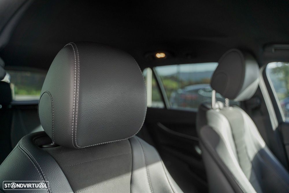 Mercedes-Benz E 300 de AMG Line - 35