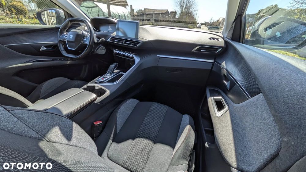 Peugeot 3008 1.5 BlueHDi Active S&S EAT8 - 13