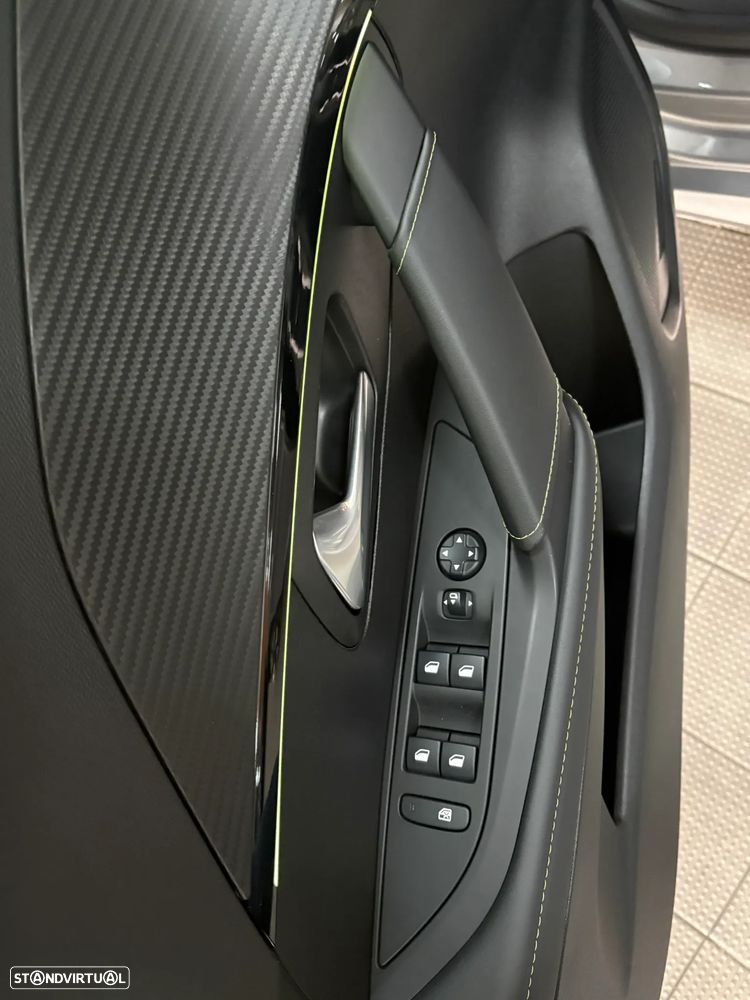 Peugeot e-208 GT - 20