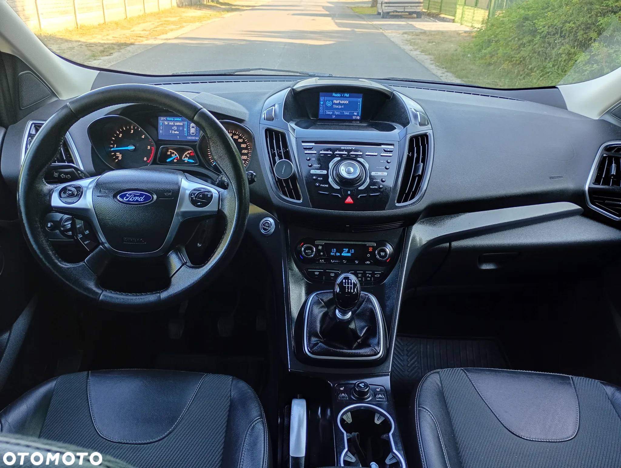 Ford Kuga 2.0 TDCi 4x4 Titanium - 17
