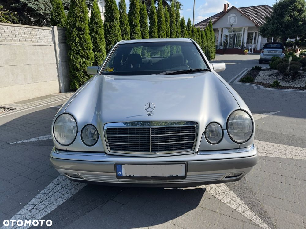 Mercedes-Benz Klasa E - 2