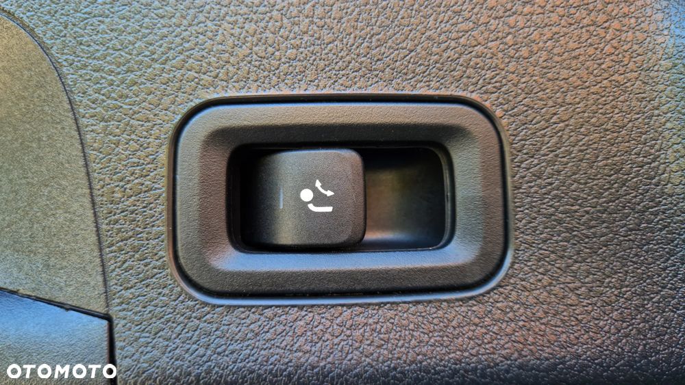 Mercedes-Benz CLA 200 d 8G-DCT AMG Line - 24