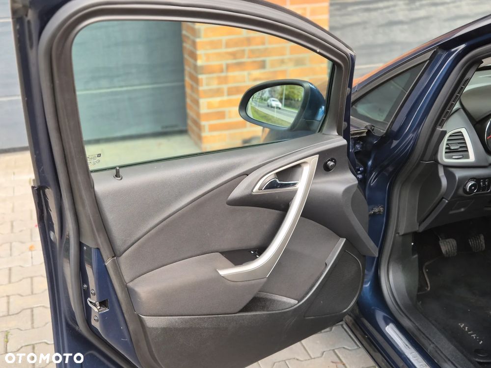Opel Astra 1.6 Design Edition - 12