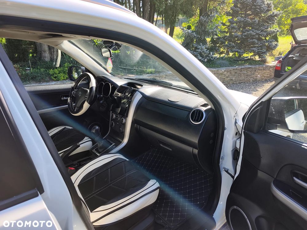 Suzuki Grand Vitara 1.9 DDiS De Luxe - 21