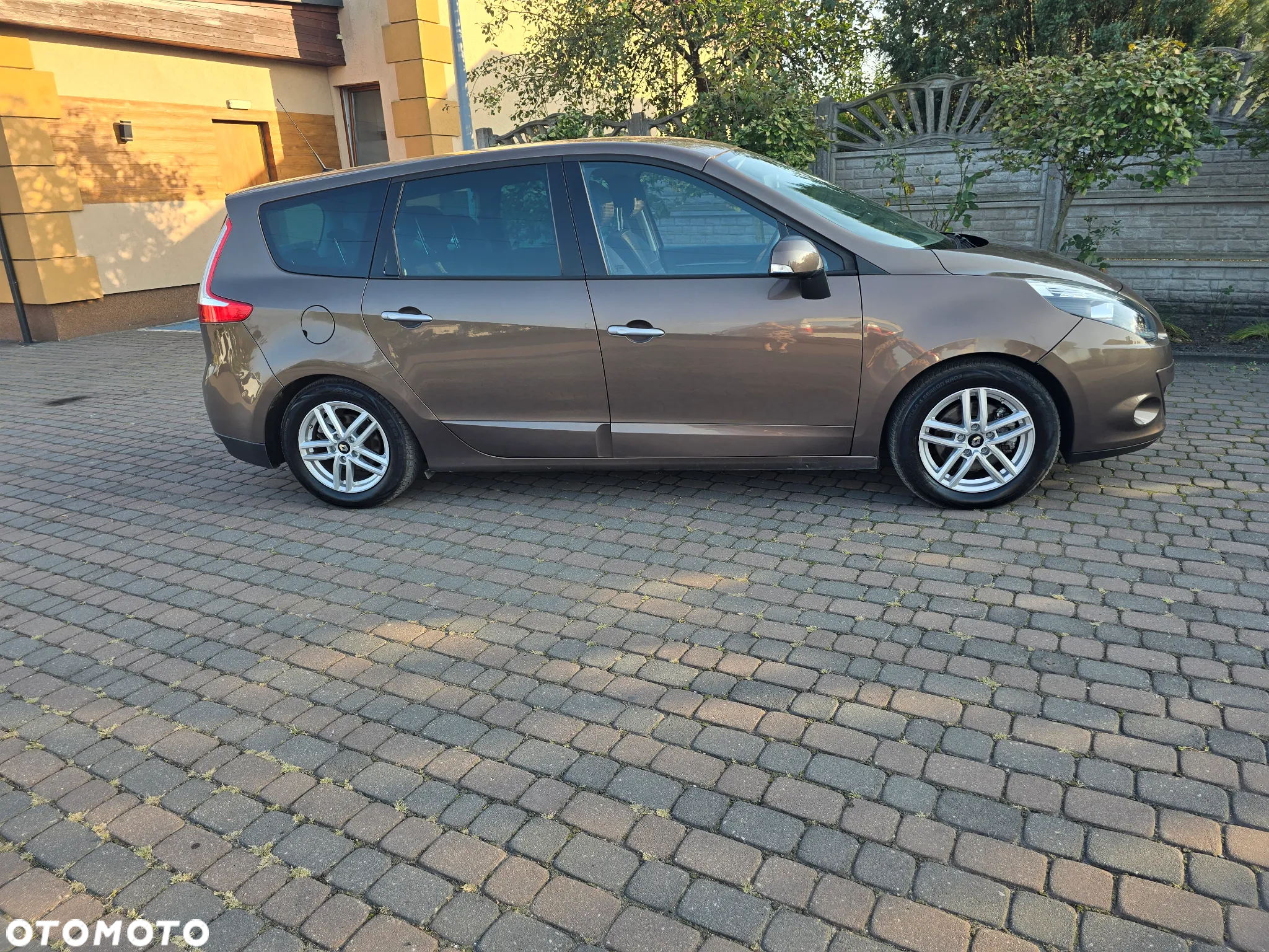 Renault Grand Scenic - 4