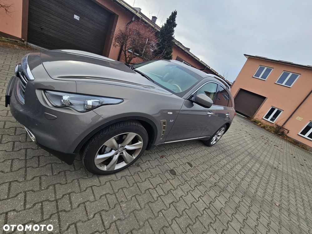 Infiniti QX70 3.7 S - 3