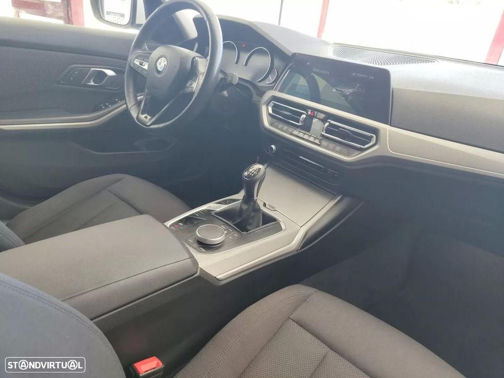 BMW 318 d Advantage - 13