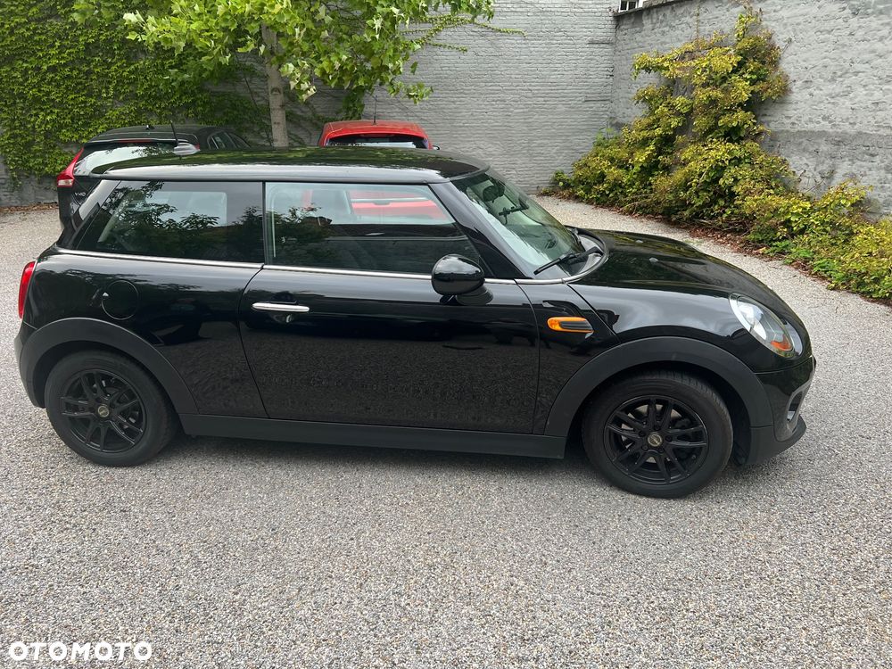 MINI Cooper Standard - 2