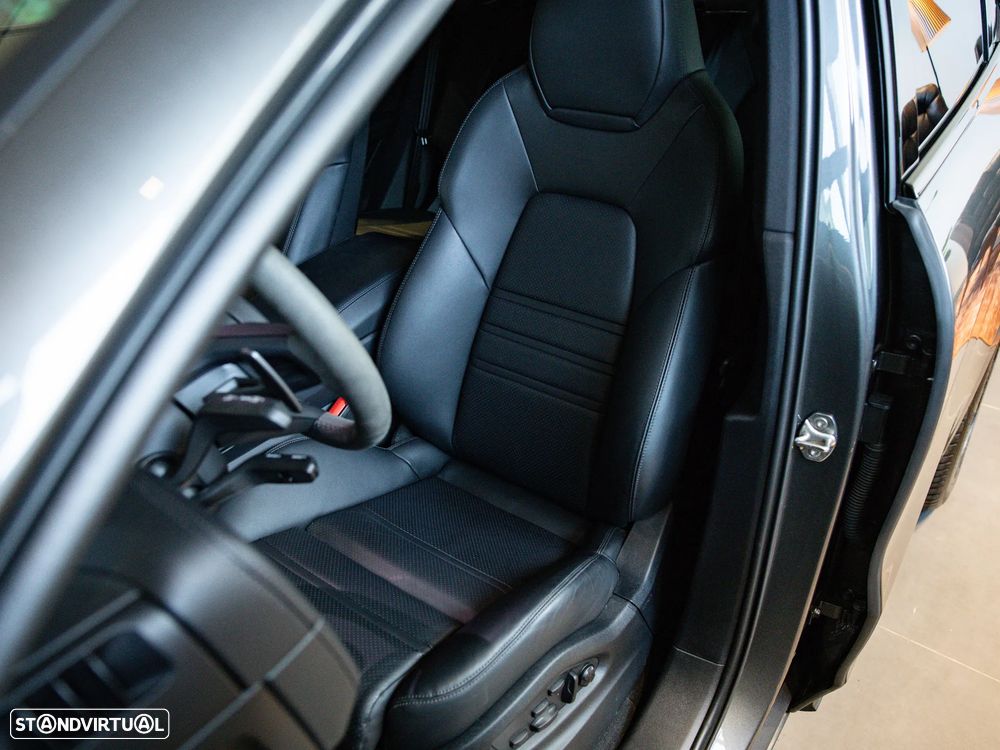 Porsche Cayenne Coupé E-Hybrid - 23