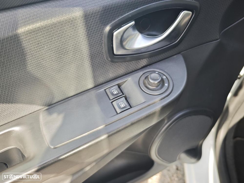 Renault Clio 1.5 dCi Dynamique S 82g - 25